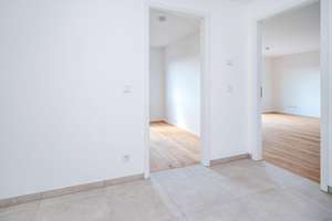 KfW-40-QNG Neubau | Bezugsfertige 2-Zi.-Wohnung mit Balkon, EBK & TG in Parsdorf bei München - WE 07 – Die vollständige Adresse der Immobilie erhältst du vom Anbieter., 85599 Vaterstetten – Vorschaubild 2