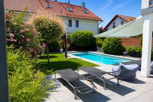 ELEGANTE DOPPELHAUSHÄLFTE MIT POOL – Die vollständige Adresse der Immobilie erhältst du vom Anbieter., 85609 Aschheim – Vorschaubild 3