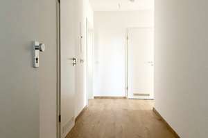 Helle 2-Raumwohnung mit Balkon und Einbauküche in Schloßchemnitz zur Miete! – Tannenstraße 21, 9113 Schloßchemnitz, Chemnitz – Vorschaubild 2