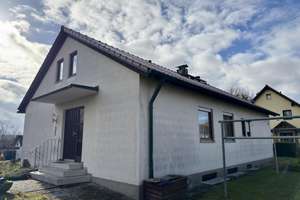 Wohnen in ruhiger Lage mit viel Grünfläche  – Die vollständige Adresse der Immobilie erhältst du vom Anbieter., 95691 Hohenberg an der Eger – Vorschaubild 3