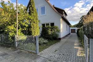 ***Solides Zweifamilienhaus als Kapitalanlage in Celle*** – Die vollständige Adresse der Immobilie erhältst du vom Anbieter., 29221 Celle – Vorschaubild 1