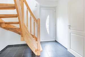 COURTAGEFREI - Attraktive Neubau-Doppelhaushälfte mitten im Herzen von Norderstedt-Mitte! – Die vollständige Adresse der Immobilie erhältst du vom Anbieter., 22846 Norderstedt – Vorschaubild 2
