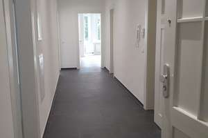 S-West - Neu renoviert! Große 3-Zimmer-WHG mit EBK u. kleinem Balkon 2.OG – Reinsburgstr. 150, 70197 Rotebühl, Stuttgart – Vorschaubild 3