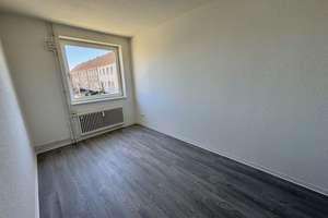Renovierte 3-Zimmer-Erdgeschosswohnung mit Balkon in ruhiger Lage – SZ-Gebhardshagen – Zwölfackerweg 26, 38229 Gebhardshagen, Salzgitter – Vorschaubild 4