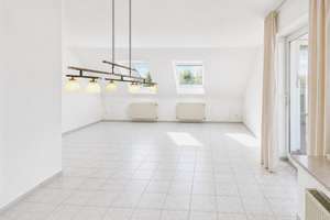 3-Zimmer-Wohnung mit Balkon in Leverkusen-Romberg - Dachgeschossausbau 1990 – Die vollständige Adresse der Immobilie erhältst du vom Anbieter., 51381 Bergisch Neukirchen, Leverkusen – Vorschaubild 2