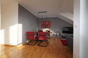 Helle Dachgeschosswohnung mit Sonnenloggia und TG-Stellplatz in Wiesbaden-Erbenheim – Die vollständige Adresse der Immobilie erhältst du vom Anbieter., 65205 Erbenheim, Wiesbaden – Vorschaubild 7