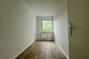 Ruhige Etagenwohnung mit Balkon, ideal für Familien und kurze Wege zu Schulen