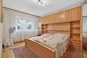 Viel Raum für Ideen: Attraktives Mehrfamilienhaus mit Garten und Werkstatt – Die vollständige Adresse der Immobilie erhältst du vom Anbieter., 76187 Knielingen, Karlsruhe – Vorschaubild 6