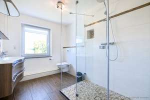 STILVOLL WOHNEN in OSTERFEUERBERG – modernisiertes Reihenhaus mit Veranda und Garten – Die vollständige Adresse der Immobilie erhältst du vom Anbieter., 28217 Westend, Bremen – Vorschaubild 12