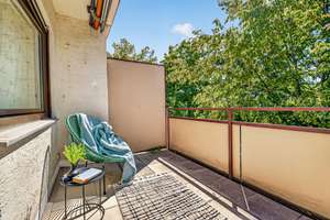 FREIRAUM - Großzügige 4-Zimmer-Wohnung mit zwei Balkonen und zwei Einzelgaragen in Stuttgart-Hofen – 70378 Hofen, Stuttgart – Vorschaubild 5