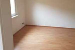 188.06 Schöne 2ZKB in der Bebelstr.48 in Idar-Oberstein – Bebelstraße 48, 55743 Idar-Oberstein – Vorschaubild 1