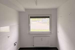 EG-Wohnung mit Balkon und Einbauküche in Lennep — Stellplatz/Garage auf Wunsch zumietbar – 42897 Trecknase, Remscheid – Vorschaubild 4