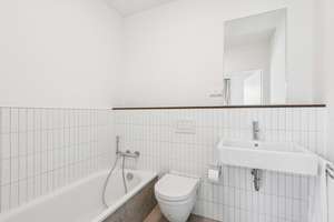 Erstbezug: Einladende Dachgeschosswohnung mit Einbauküche und Westbalkon! – Am Hain 53, 40468 Stockum, Düsseldorf – Vorschaubild 5