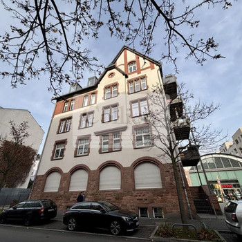 Bürofläche mit Stil: Zwei Etagen im Herzen von Bornheim