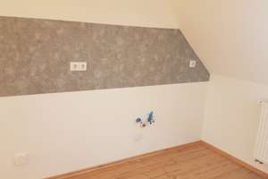 Hochwertig sanierte Zwei-Zimmer-Dachgeschosswohnung in zentraler Lage – Bahnhofstr. 24c, 6406 Bernburg (Saale) – Vorschaubild 3