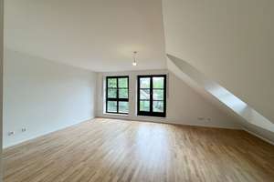 Modernisierte 3-Zimmer Dachgeschoss Wohnung - 2 Balkone + 2 Badezimmer – Waldschmidtstraße 5, 81545 Harlaching, München – Vorschaubild 8