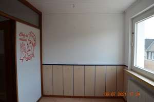 Gepflegter Wohnraum in Gladbeck: 3,5-Zimmer-Wohnung im Dachgeschoss – 45966 Gladbeck – Vorschaubild 3