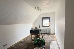 Doppelhaushälfte mit Wintergarten, Garage und viel Gestaltungspotenzial in Bremen-Blumenthal
 – Die vollständige Adresse der Immobilie erhältst du vom Anbieter., 28779 Blumenthal (Ortsteil), Bremen – Vorschaubild 10
