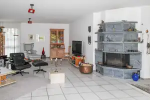 Großes Architektenhaus von 1990 in Wolfsburg-Ehmen mit Doppelgarage, 2 Terrassen, Galerie und Kamin – Wolfsburg – Vorschaubild 2