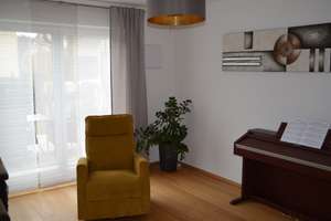 4-Zimmer-Doppelhaushälfte mit gehobener Innenausstattung und EBK in Irgertsheim West – 85049 West, Ingolstadt – Vorschaubild 2