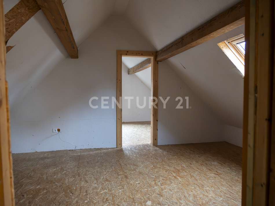 Schlafzimmer mit Ankleidezimme