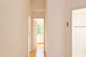 Wohnen über den Dächern Heidelbergs – helle 3-Zimmer-Dachgeschosswohnung mit Balkon – Röntgenstraße 7, 69126 Rohrbach, Heidelberg – Vorschaubild 7