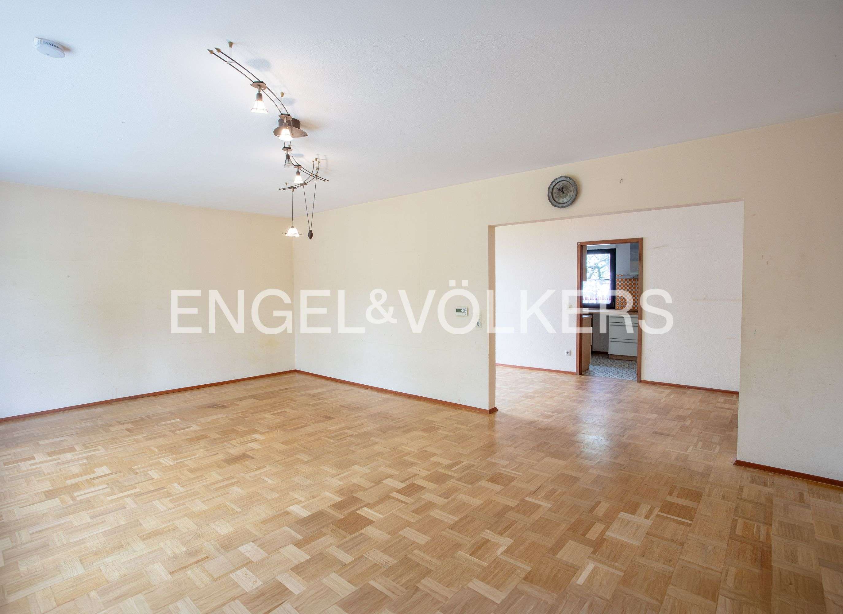 Immobilie in Dudenhofen - Großzügig wohnen für ein oder zwei Familien! - Bild 4