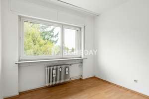 Renovierungsbedürftige & charmante 3-Zimmer-Wohnung mit 2 Balkone – 60431 Dornbusch, Frankfurt am Main – Vorschaubild 12