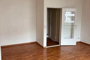 Großzügige 1-Raum-Wohnung mit EBK, Balkon & Tiefgaragenstellplatz in Berlin Schöneberg – Die vollständige Adresse der Immobilie erhältst du vom Anbieter., 10779 Schöneberg, Berlin – Vorschaubild 1