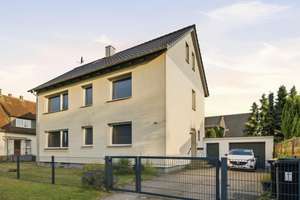  Gepflegtes Zweifamilienhaus mit Ausbaupotenzial – Die vollständige Adresse der Immobilie erhältst du vom Anbieter., 32425 Bärenkämpen, Minden – Vorschaubild 2