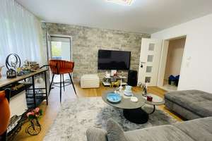 Modernes Wohnen nach Komplett-Renovierung -stillvolle 3,5-Zimmer-Wohnung mit Balkon, EBK und TG-St.