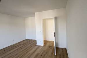Saniertes 1 Raum-Apartment mit Balkon in Lörick – 40547 Lörick, Düsseldorf – Vorschaubild 2