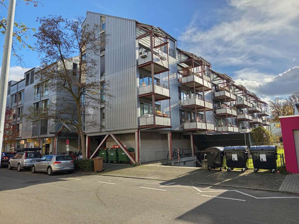 Stabile Kapitalanlage: 2,96% Brutto, TG-Stellplatz, Top-Lage in Seenähe, provisionsfrei, Bj 94