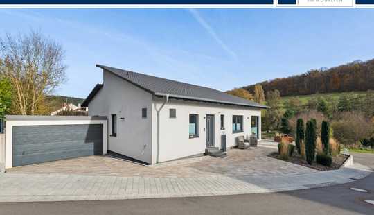 Bild von Modernes Wohnen auf einer Ebene! Neuwertiger Bungalow auf sonnigem Eckgrundstück!