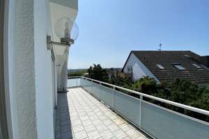 Helle, großräumige Wohnung mit drei Balkons (Ausblick) – Strohschnitterweg 13, 65203 Biebrich, Wiesbaden – Vorschaubild 3