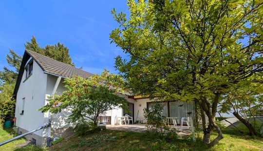 Bild von Familiendomizil in exklusiver Lage - Garten XXL - ohne Provision sofort verfügbar