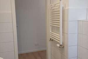 Schöne, neue renovierte DG Wohnung – Krefelder Straße 246, 47229 Friemersheim, Duisburg – Vorschaubild 2