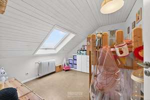 Wohnen mit Charakter – Lichtdurchflutete 3,5-Zimmer-Wohnung im obersten Geschoss – Die vollständige Adresse der Immobilie erhältst du vom Anbieter., 93105 Tegernheim – Vorschaubild 10