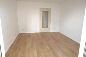 Schnell ANSCHAUEN und EINZIEHEN: Neuer schicker Laminatboden + Fensterbad + gemütlicher Balkon – Carl-von-Ossietzky-Str. 42b, 9126 Lutherviertel, Chemnitz – Vorschaubild 8