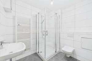 Bezugsfreie 5-Zimmer-Penthouse-Wohnung mit drei Balkonen in Frankfurt-Griesheim – 65933 Griesheim, Frankfurt am Main – Vorschaubild 9