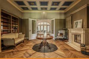 A historic villa, spread over four levels, located directly to Sanssouci Park