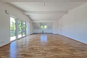 Großzügige 3-Zimmer-DG Wohnung mit Westbalkon