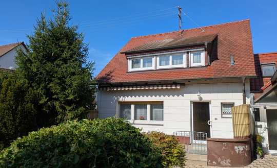 *** Seltene Gelegenheit: Attraktives Baugrundstück in Karlsruhe-GRÜNWINKEL mit bestehendem alten Woh