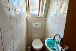 Renovierungsbedürftige 3-Zimmer-Wohnung in kleinem Mehrfamilienhaus – Die vollständige Adresse der Immobilie erhältst du vom Anbieter., 70435 Zuffenhausen-Mitte, Stuttgart – Vorschaubild 8