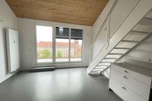 Dachgeschosswohnung mit Galerie und Einbauküche