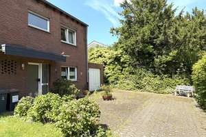In bester Lage...
Großzügige Doppelhaushälfte mit Garage in Moers-Schwafheim – Die vollständige Adresse der Immobilie erhältst du vom Anbieter., 47447 Schwafheim, Moers – Vorschaubild 1
