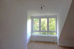 Neu ausgebautes Dachgeschoss!
2-Zi-Wohnung mit Einbauküche in Bramfeld! – Olewischtwiet 41 a, 22177 Bramfeld, Hamburg – Vorschaubild 3