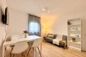 Moderne 2-Zimmer-Wohnung mit Weinkeller in Untertürkheim