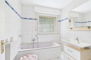 Helles Wohngefühl: Erdgeschosswohnung mit großzügigen Fensterfronten, Balkon und Stellplatz – Die vollständige Adresse der Immobilie erhältst du vom Anbieter., 44267 Berghofen, Dortmund – Vorschaubild 8