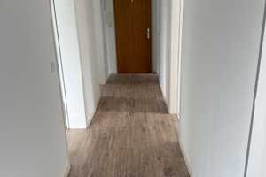 Stilvolle 3-Raum-Wohnung mit gehobener Ausstattung mit Balkon und Stellplatz in Salzgitter – Salzgitter – Vorschaubild 6
